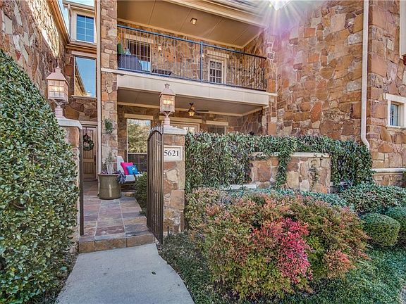 3rd image of 5621 Rowlett Creek Way
