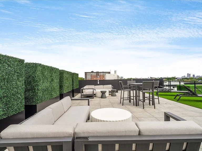 660 Grand St #310 — Photo 37