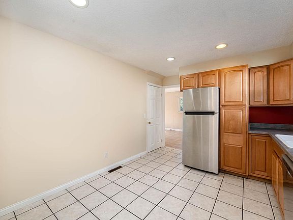 5th image of 1155 Holz Ave