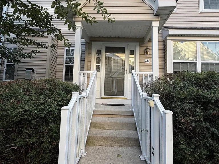 223 Flagstone Rd #8 — Photo 3