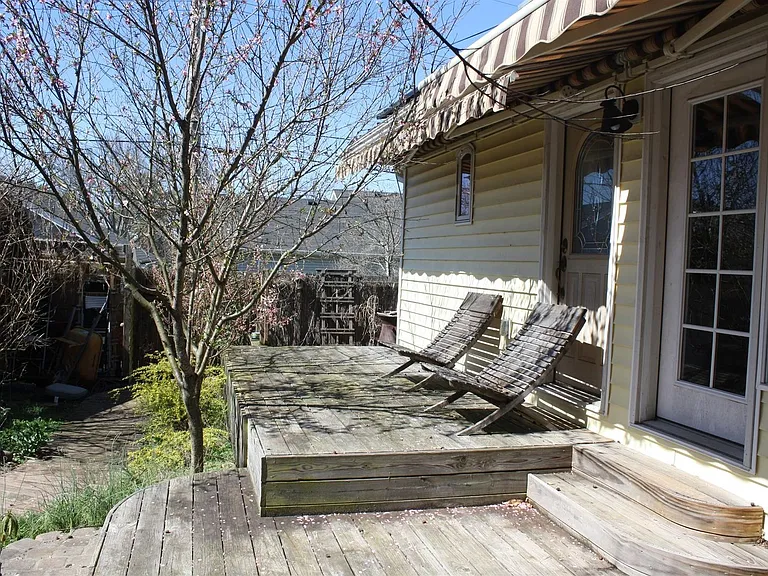 1110 Birdsall St — Photo 22