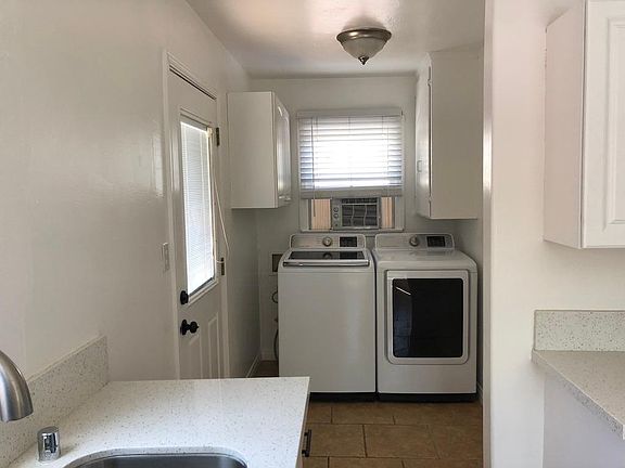 washer and dryer included
