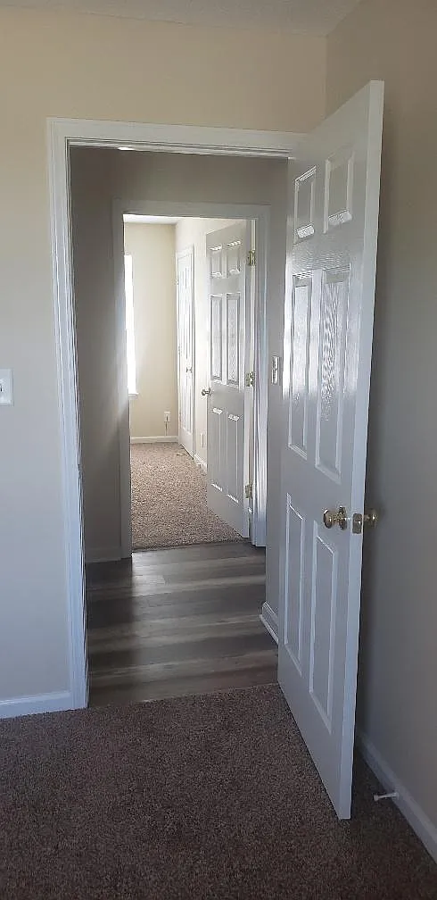 2 bed, 1.5 bath, 1100 sqft, $1,050 — Photo 3