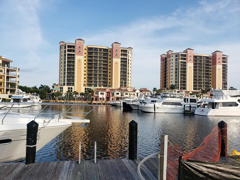 5793 Cape Harbour Dr #617