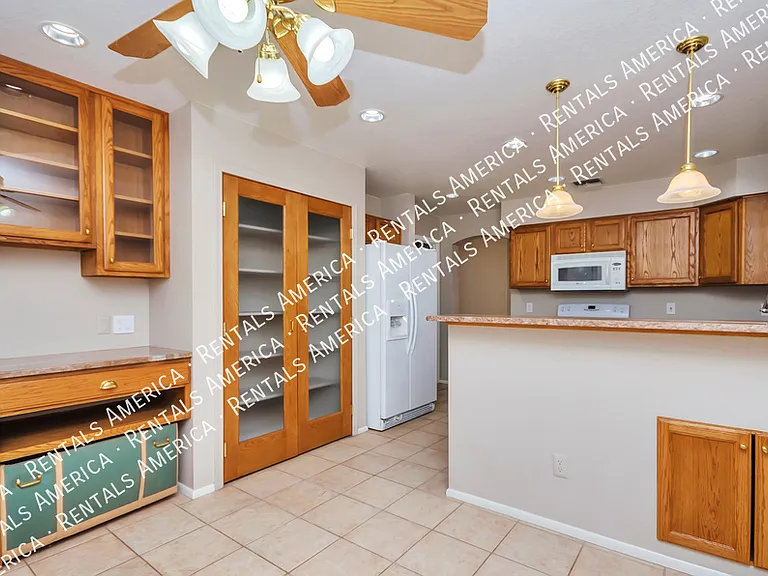 7620 S Trumpet Vine Ave — Photo 8