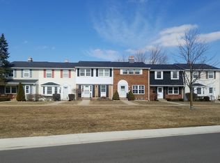 19420 Malvern Ct, Northville, MI 48167