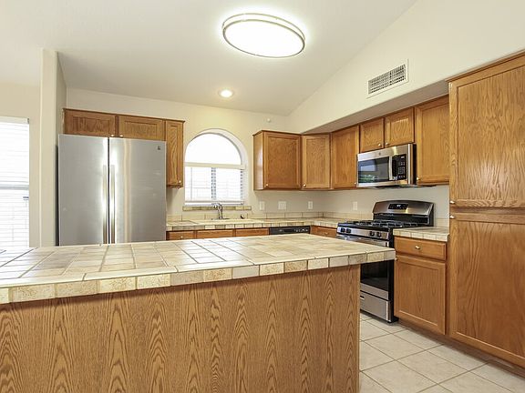 5th image of 9658 W Potter Dr