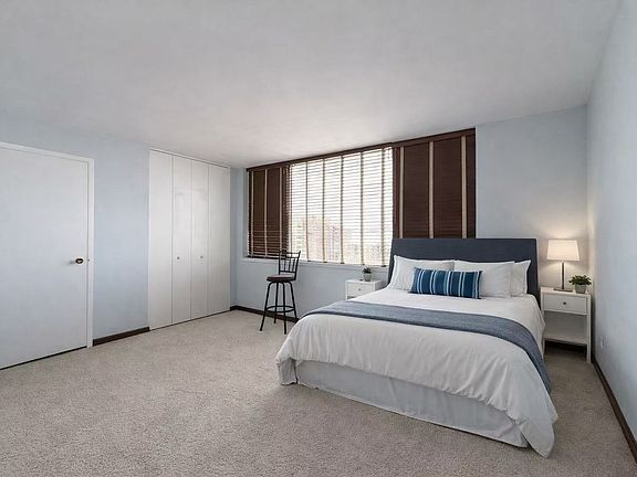 3rd image of 6301 N Sheridan Rd APT 15B