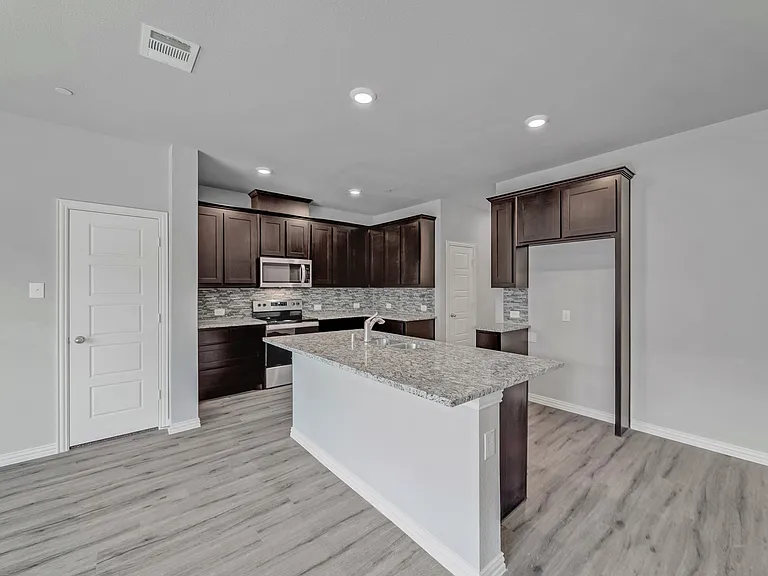 3112 Solana Cir — Photo 7