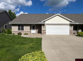 208 Quail Path, Mankato, MN 56001