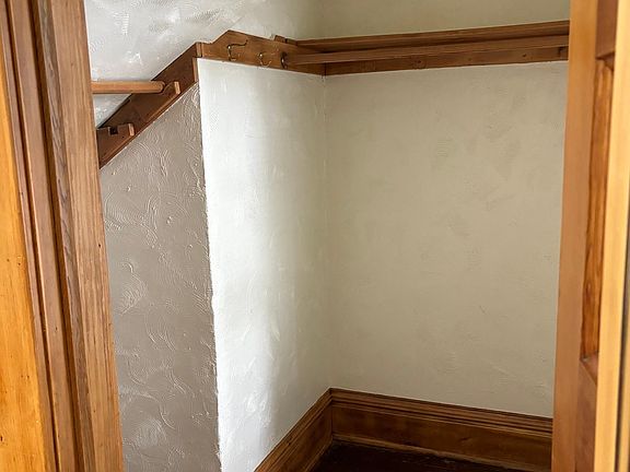 5th image of 455 Charles Ave #2