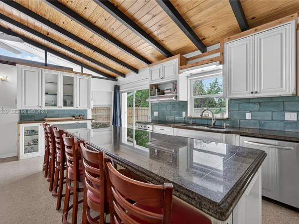 607 Coconut Ave N, Port Saint Lucie, FL 34952