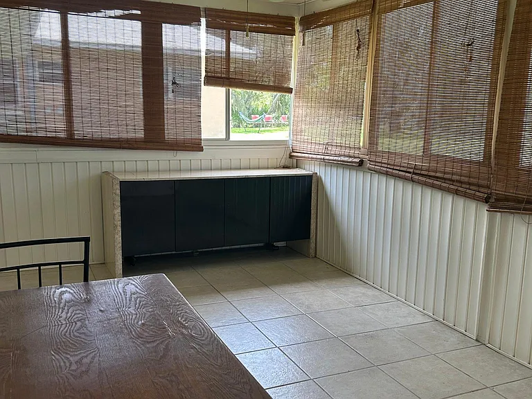 560 Lake August Dr — Photo 10