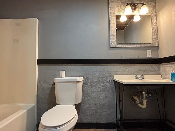 4th image of 147 Mary Lee Dr APT 6
