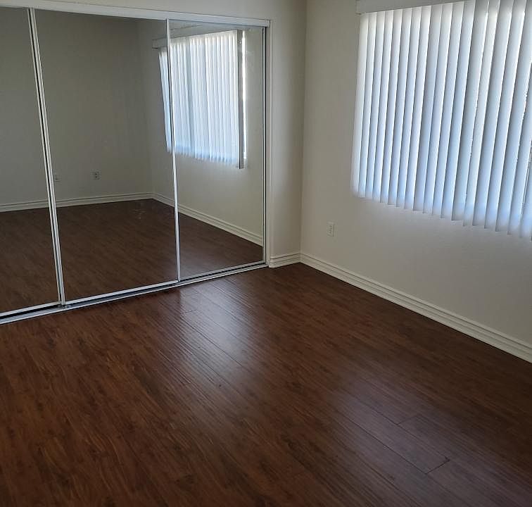 1st image of 14116 Burbank Blvd Unit 203