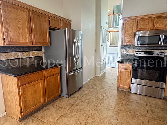 3rd image of 1952 E Rosemonte Dr
