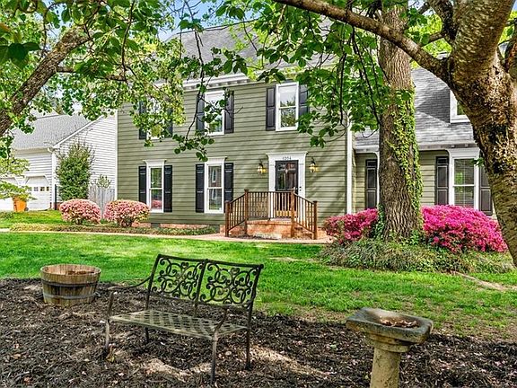 3rd image of 1204 Hounslow Dr