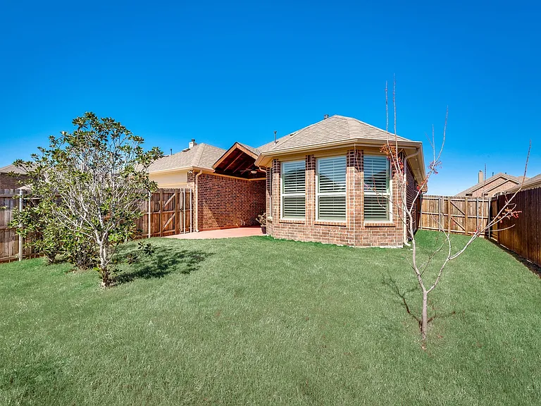 1321 Crescent Cove Dr — Photo 16