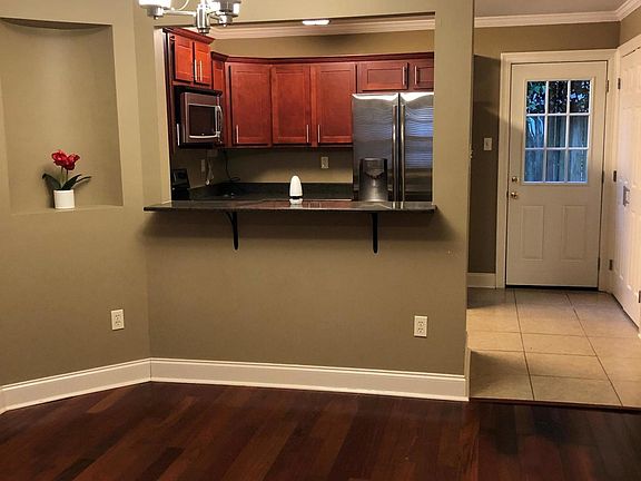 2nd image of 110 Camille St Ste 4