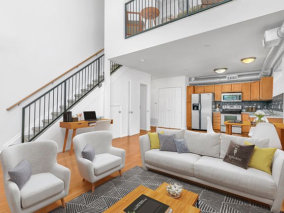 5th image of 2034 W 31st Ave Unit E