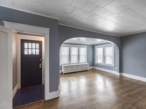 2nd image of 2920 Walnut St