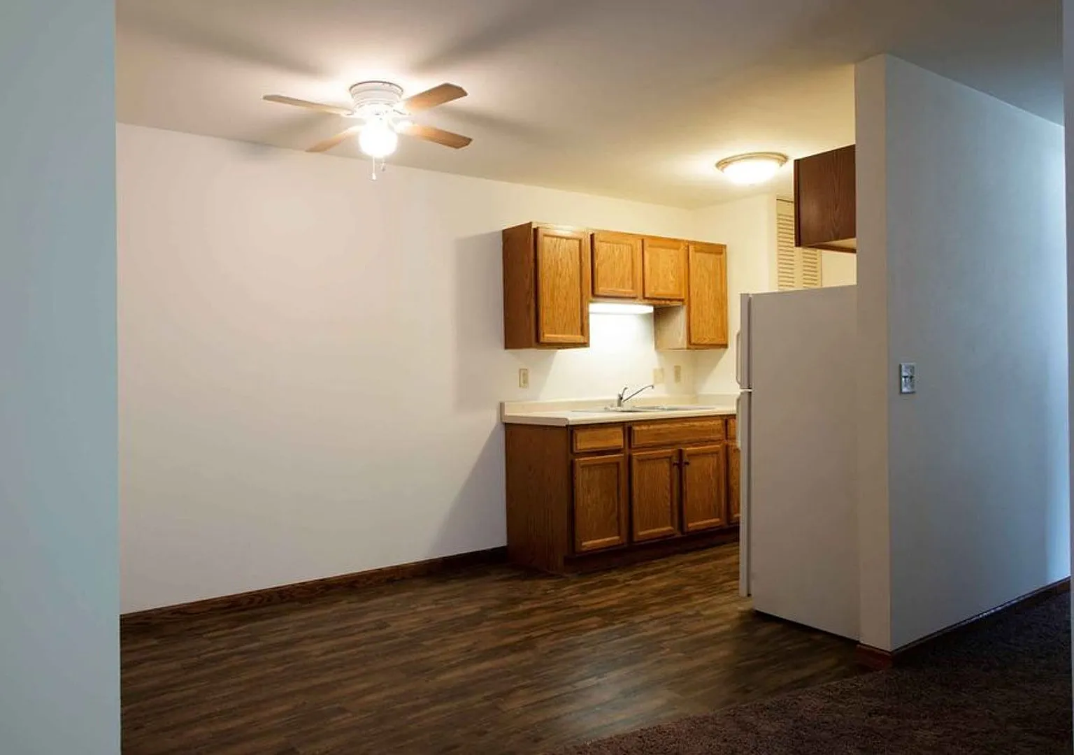 1308-1312 — Photo 1