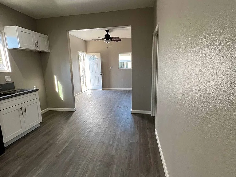 10026 Portola Ave — Photo 4