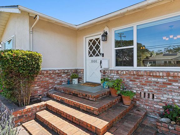 3rd image of 1000 Portola Dr