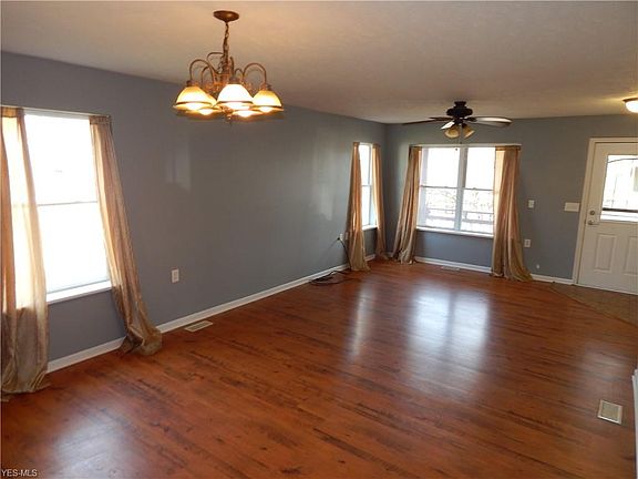 2nd image of 1854 W 50th St