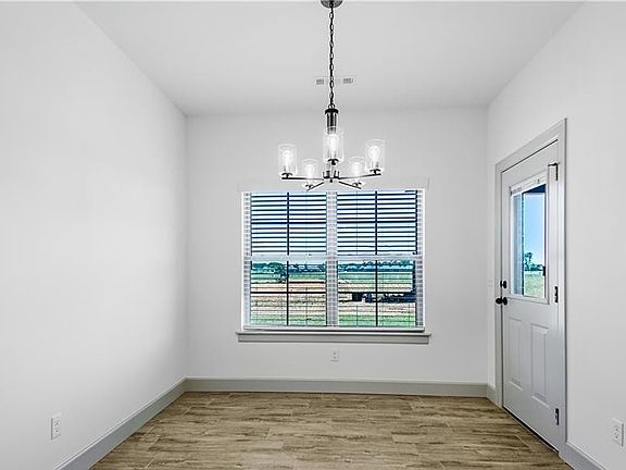 3rd image of 1000 Tracey Ln