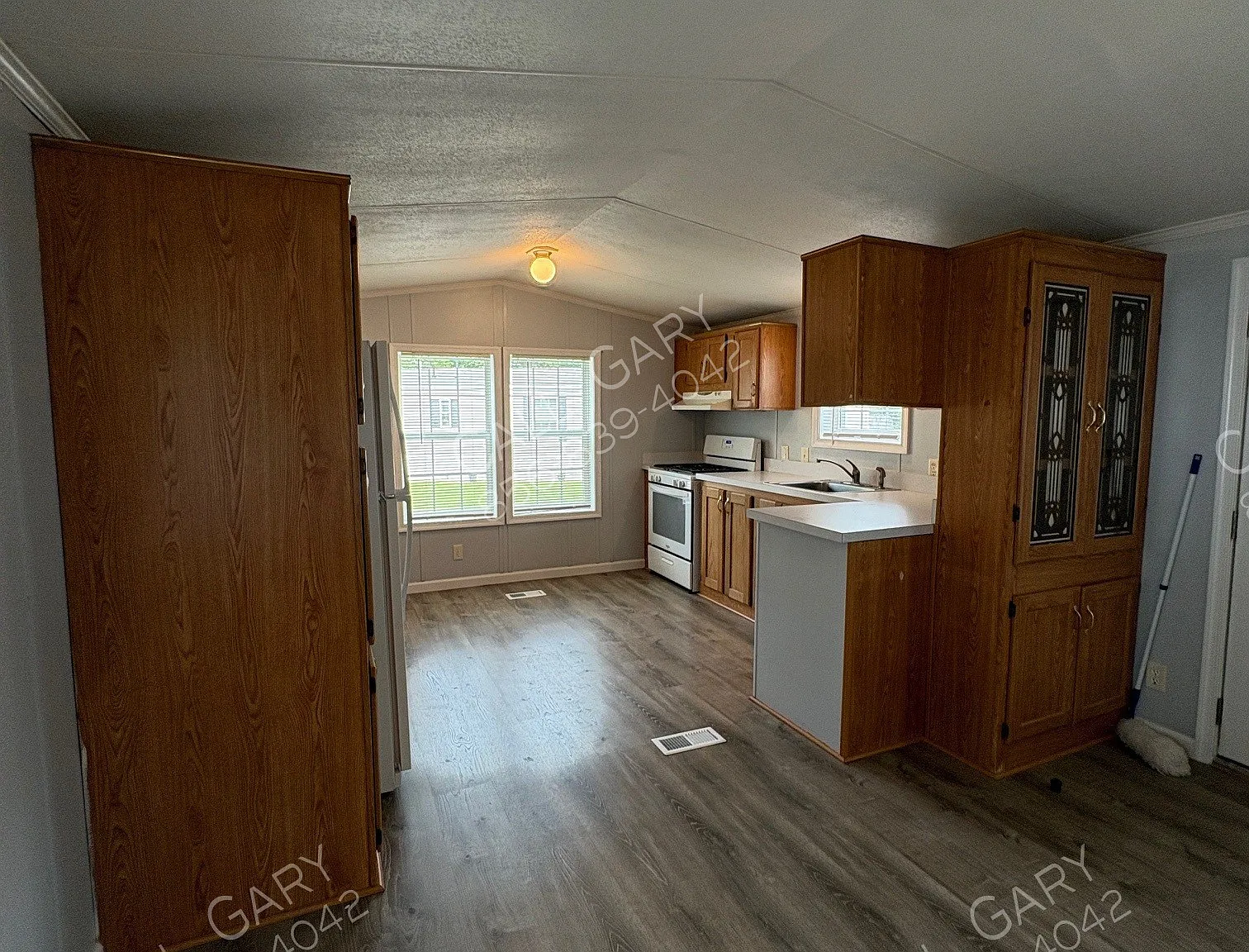 2 bed, 784 sqft, $1,800 — Photo 3