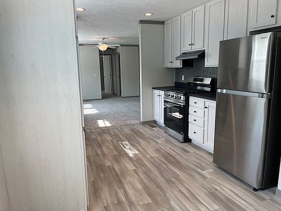 4th image of 1326 Chateau Blvd #166