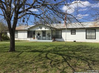 1135 5th St, Comfort, TX 78013