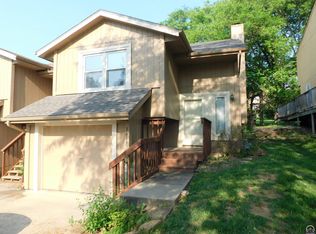 3619 SW Eveningside Dr, Topeka, KS 66614