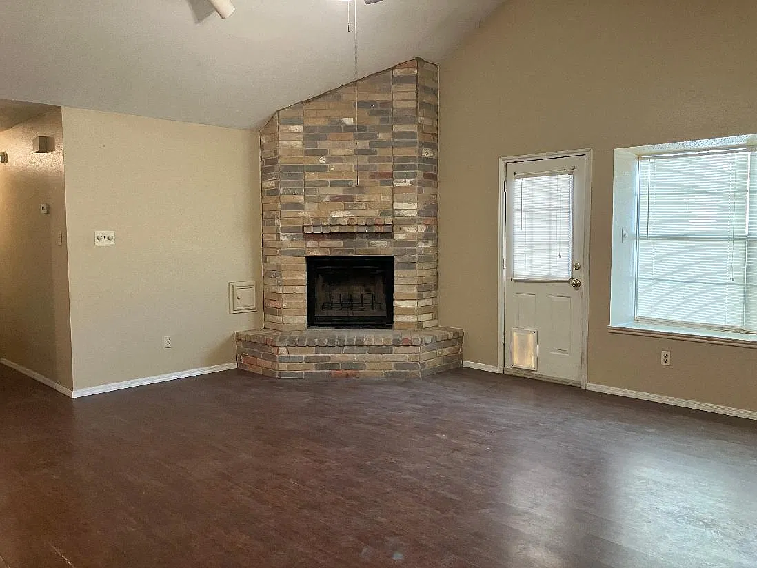 3 bed, 1398 sqft, $1,350 — Photo 3