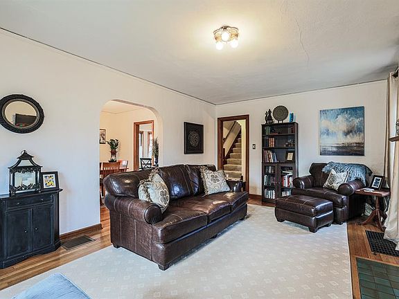 4th image of 2535 Hillview Ave