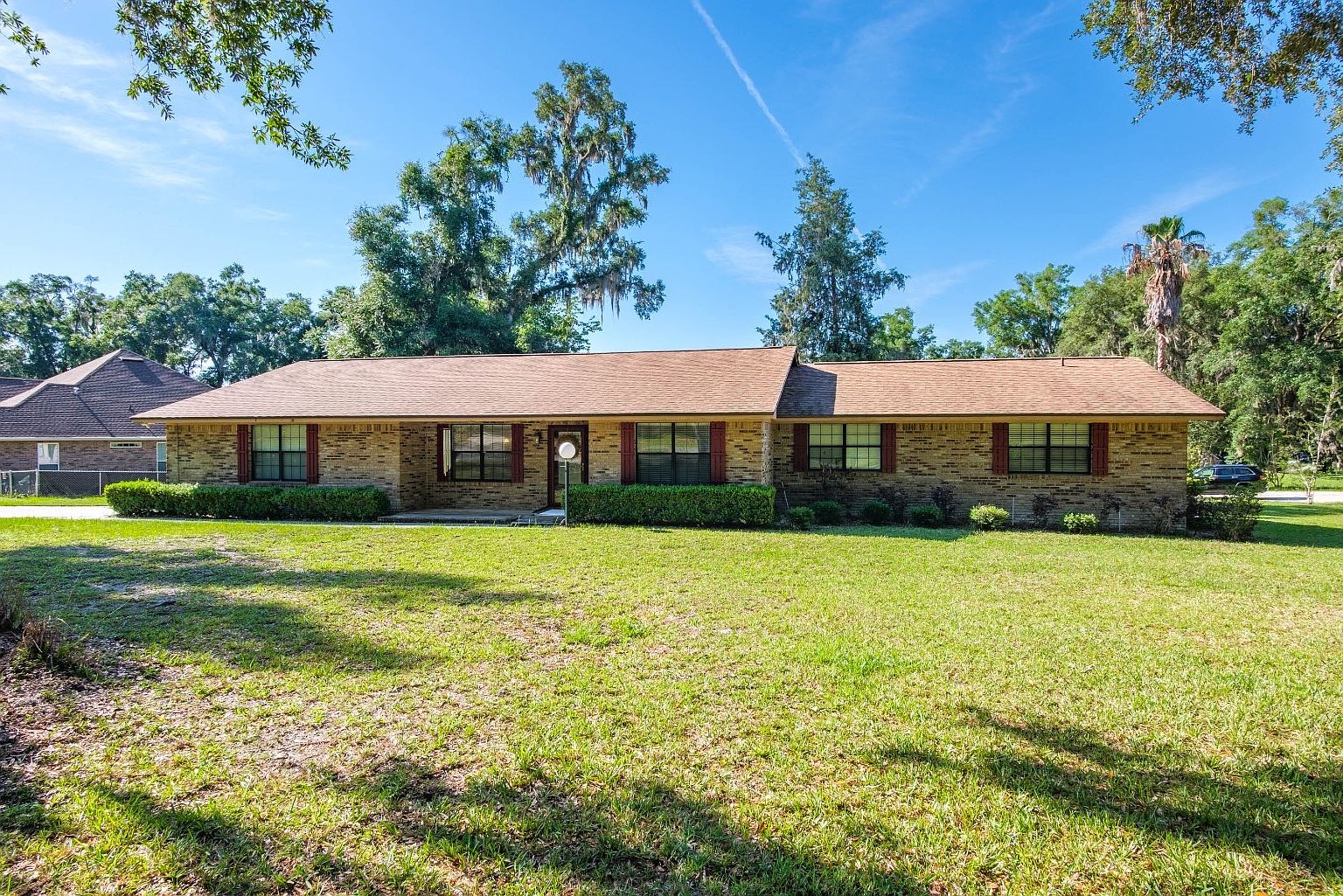 379 NW Harris Loop