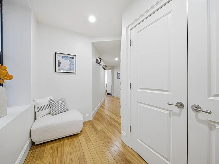 55 Temple Pl #4 — Photo 25
