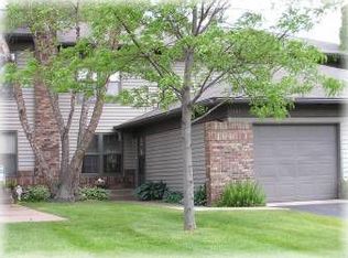 502 Hunter Hill Rd, Hudson, WI 54016