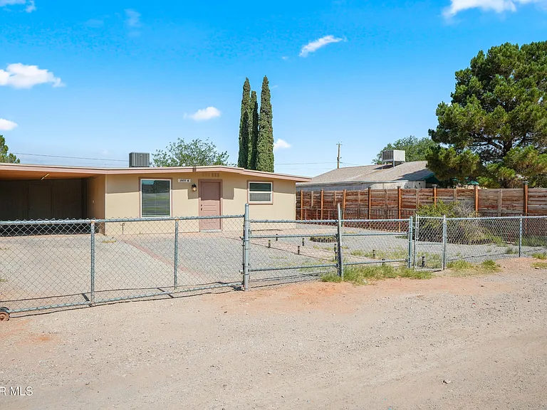 3977 Las Casitas Dr #B — Photo 3