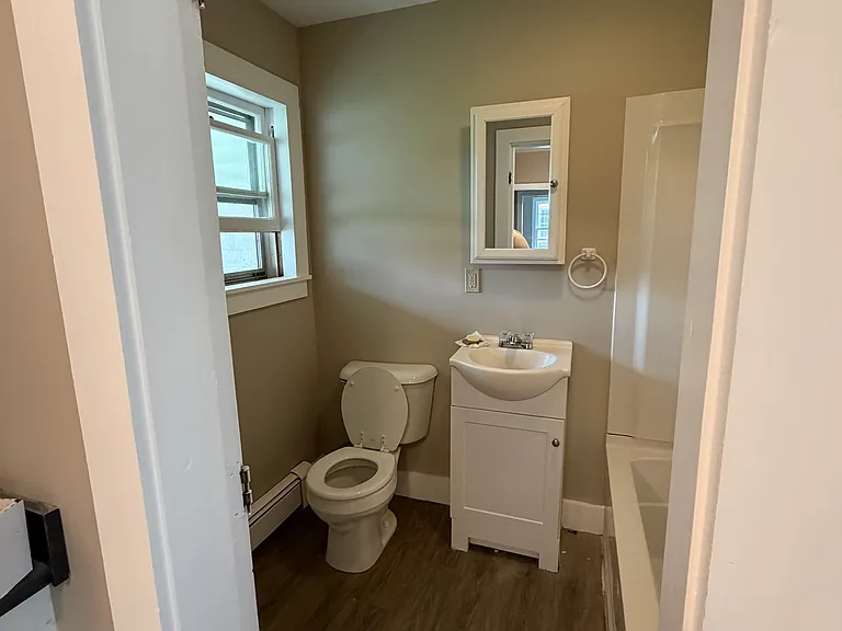 32 Park St #C — Photo 9