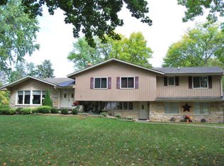 5620 S 116th St, Hales Corners, WI 53130