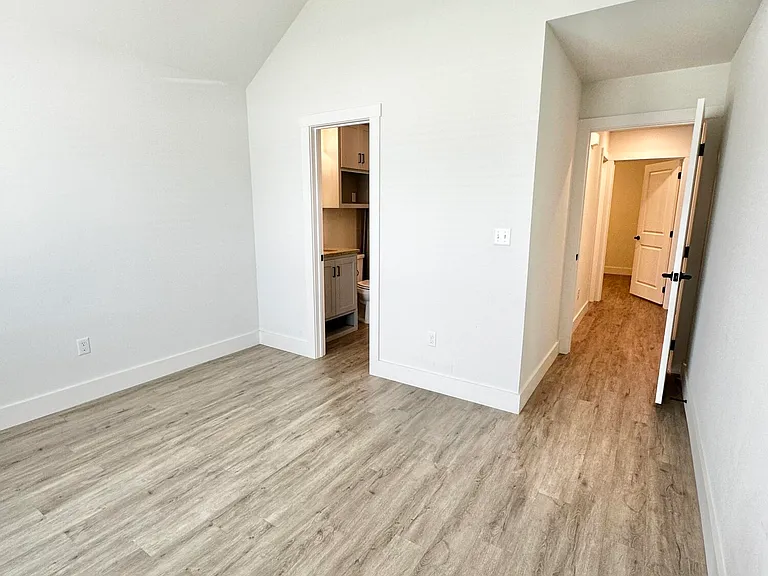 6954 22nd Pl — Photo 1