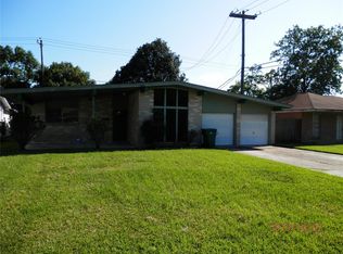 1841 Aspen Ln, Seabrook, TX 77586