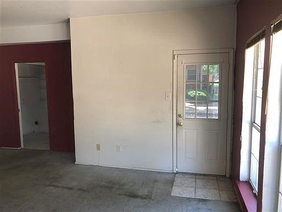 4th image of 2500 Orangegrove Cir