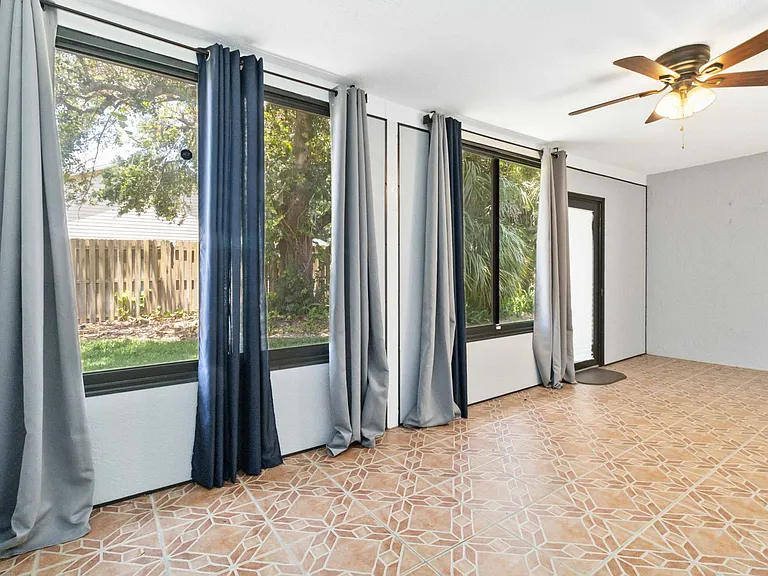 3528 Bay Ct — Photo 23