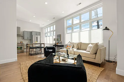 50 Hichborn St Photo 1