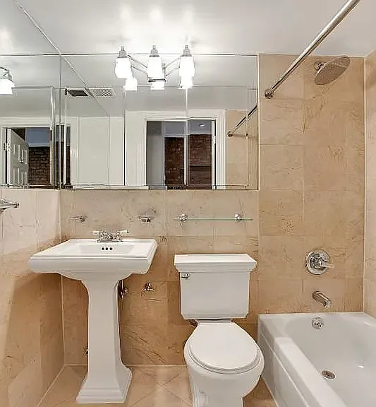 202 E 13th St #2G — Photo 11