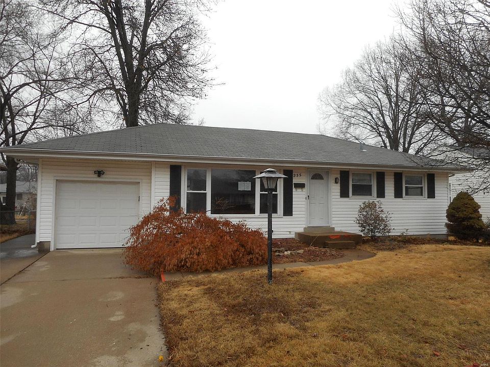 1st image of 235 Monterey Dr