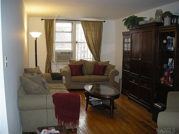 4th image of 1480 Thieriot Ave APT 4D